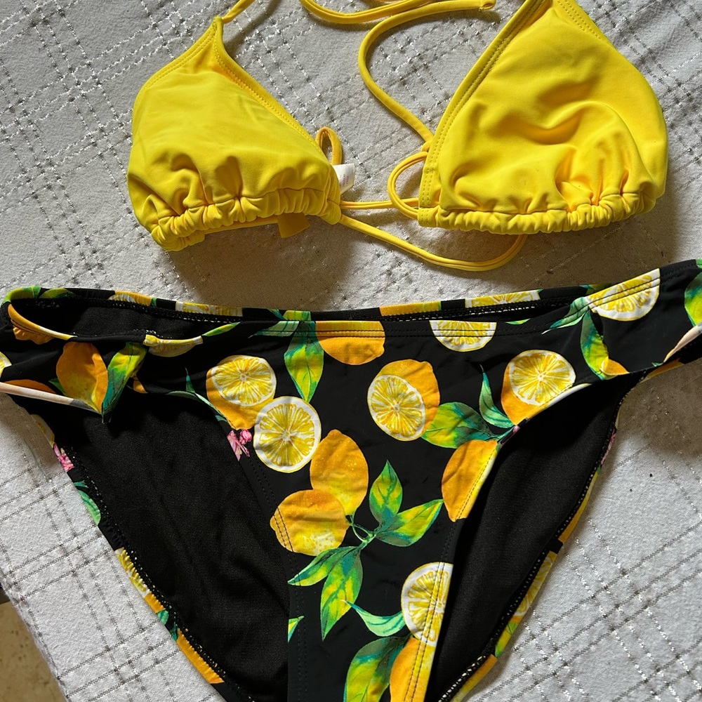 Bathing Suit - Lemons